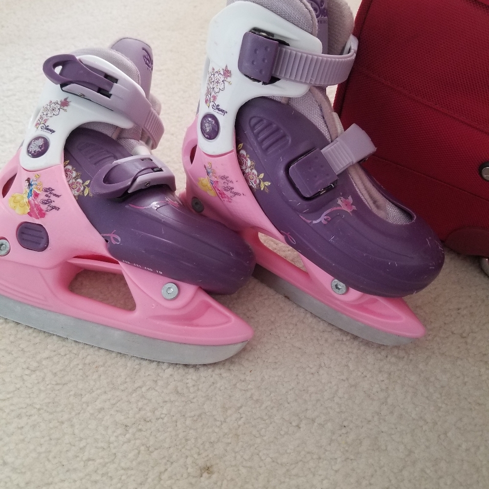 Adjustable ice skates